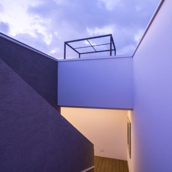 modern houses in Valle Perdido alianz construction