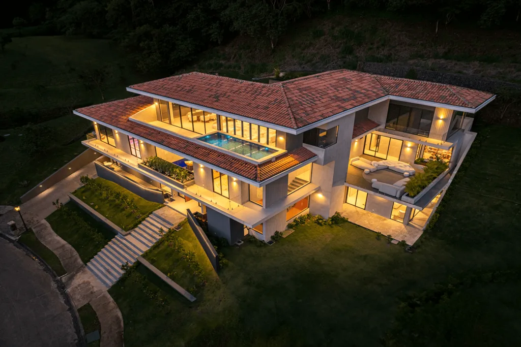 casa contemporánea en San José alianz construcción